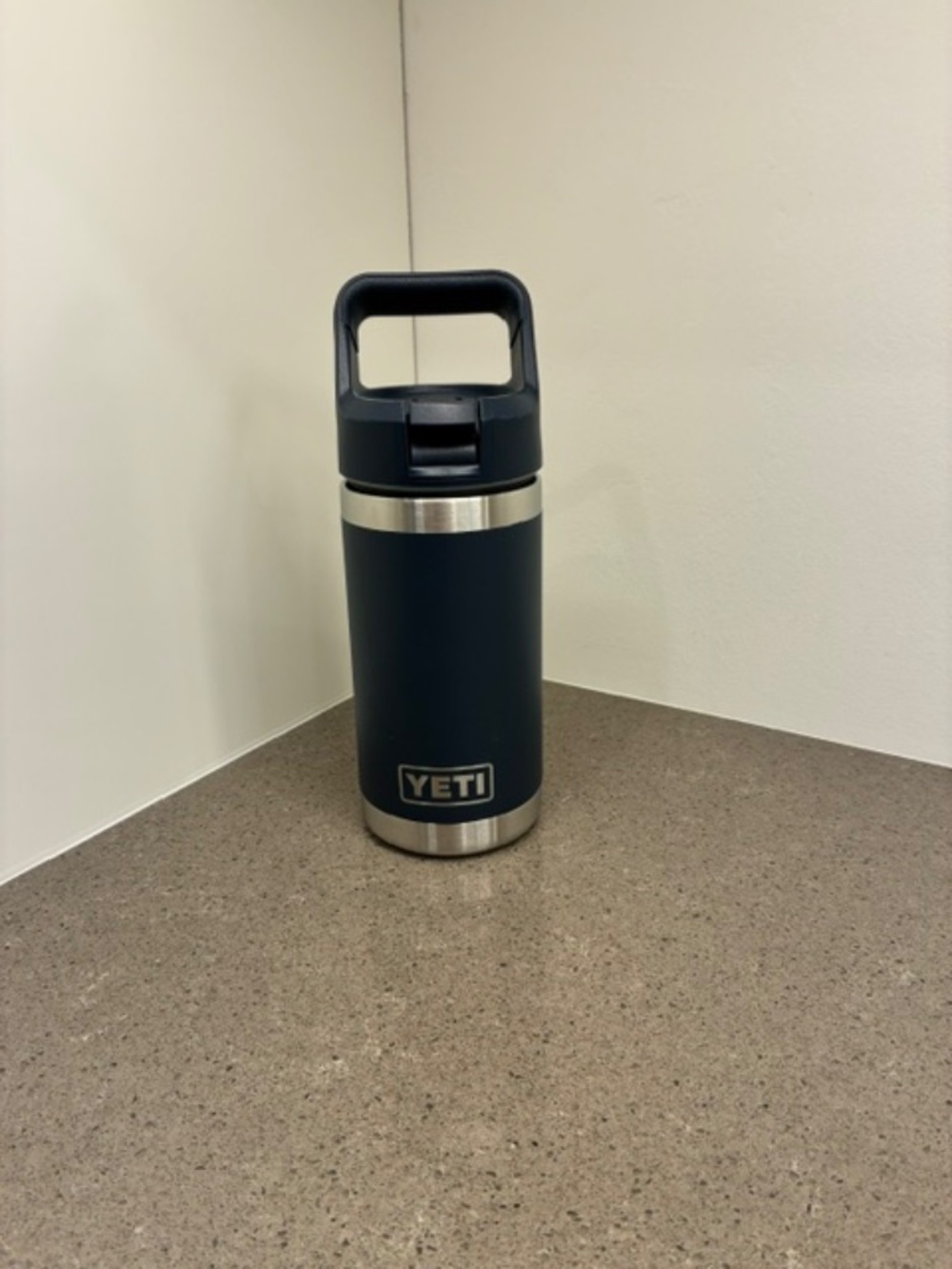 YETI Rambler Jr. in Navy (355 ml or 12 oz.)